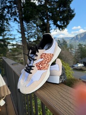 NB Sneakers  327 sneakers in the White Leopard